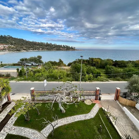 Settimia A 50 Mt Dalla Spiaggia!